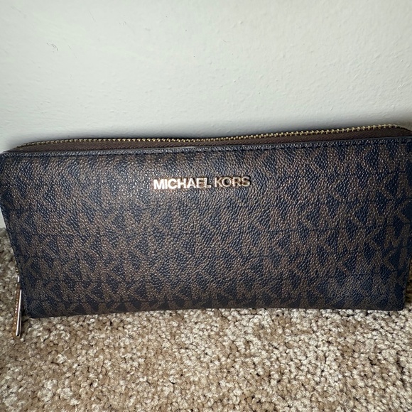 Brown Michael Kors Wallet - Picture 1 of 4